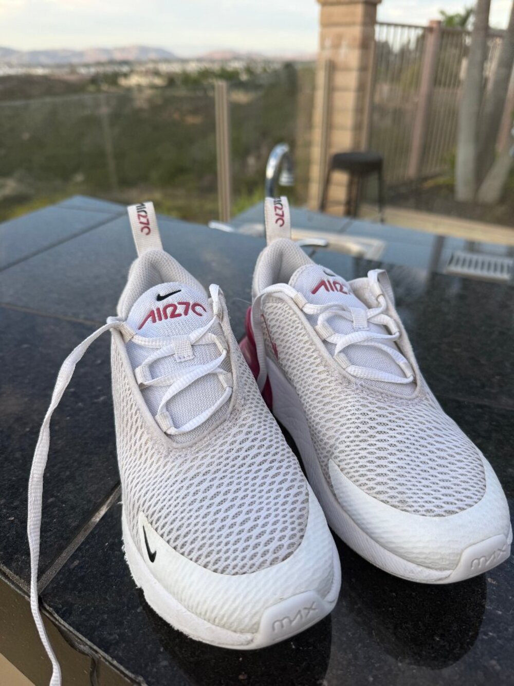 Nike Air Max 270 Girls Size 2Y Pink